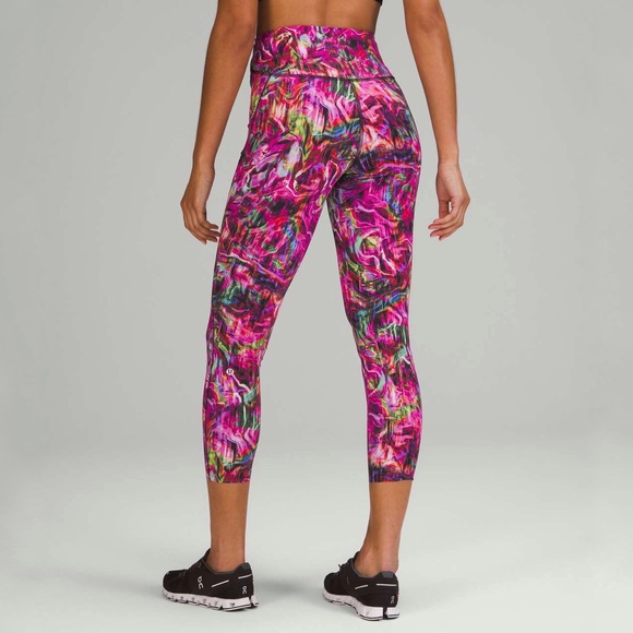 NWT Lululemon Base Pace High-Rise Running Tight 25" Heritage 365 - Picture 5 of 8